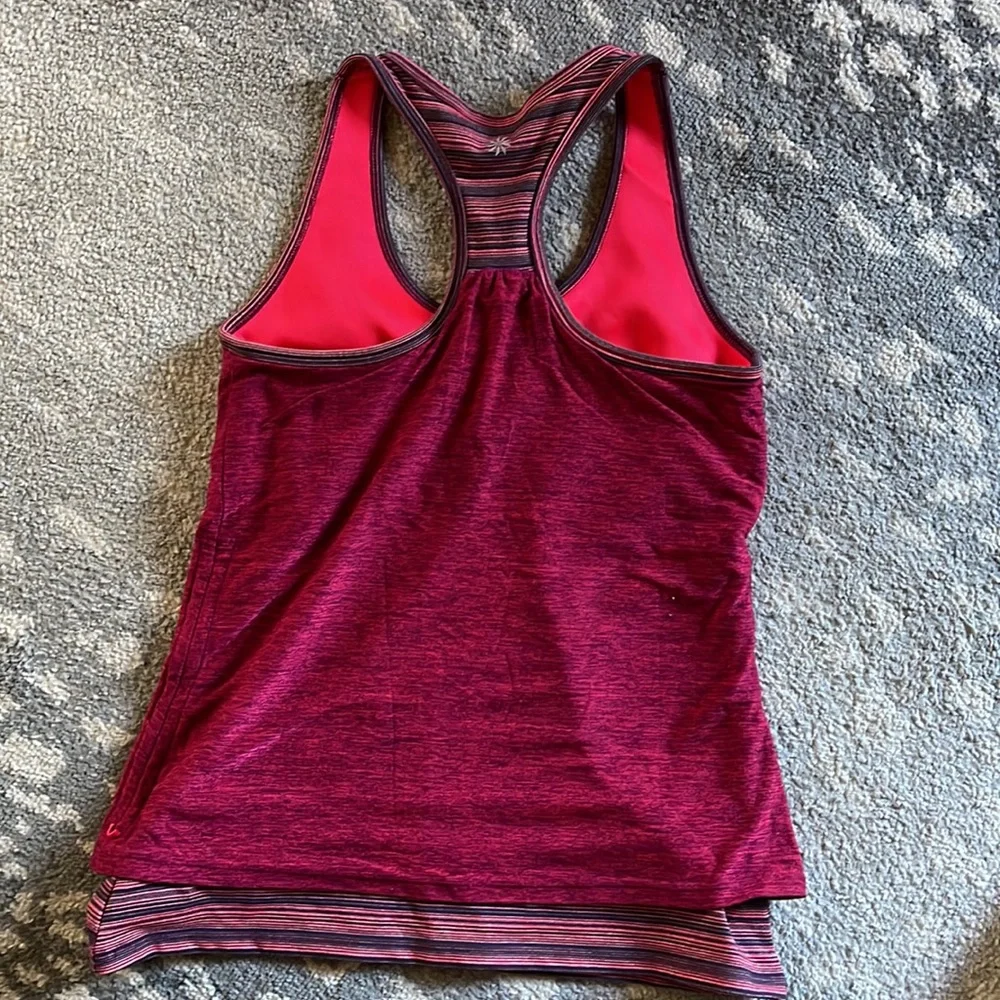 Ladies Athleta workout top with built in bra. 2 layers . Excellent condition - Picture 2 of 4